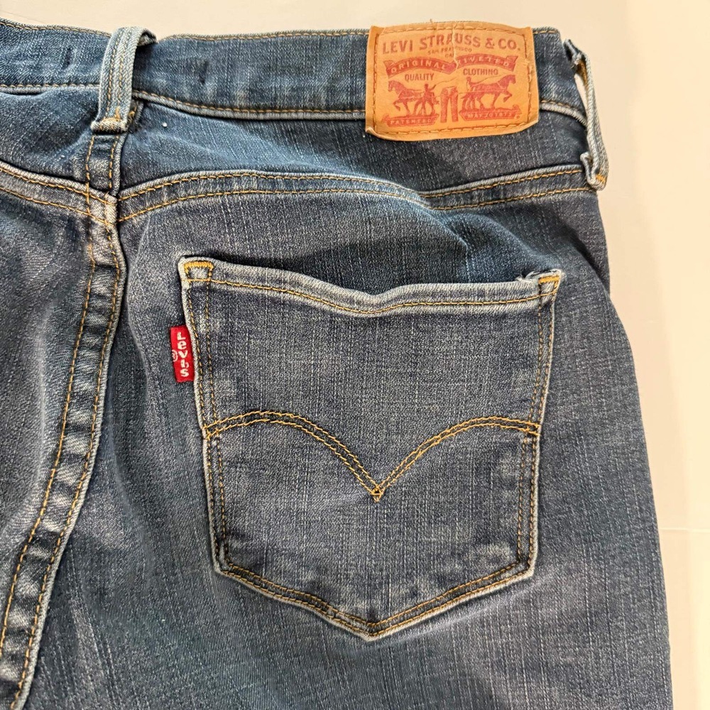 Levis 312 Shaping Slim Jeans Womens 28x32 Medium Wash Blue Denim Mid Rise - Picture 2 of 16